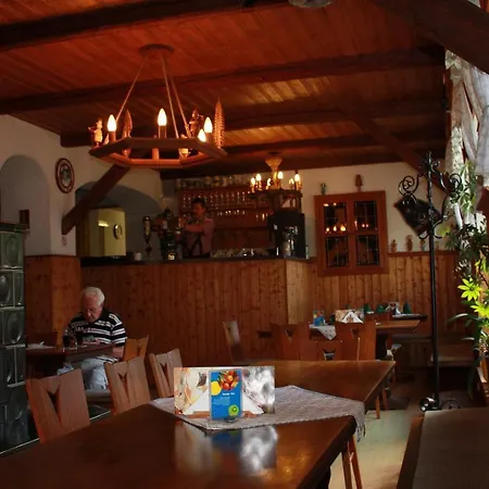 Wellness & Gaststaette Riedel بيت ضيافة