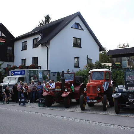 Wellness & Gaststaette Riedel ゲストハウス クロルト・オーバーヴィーゼンタール